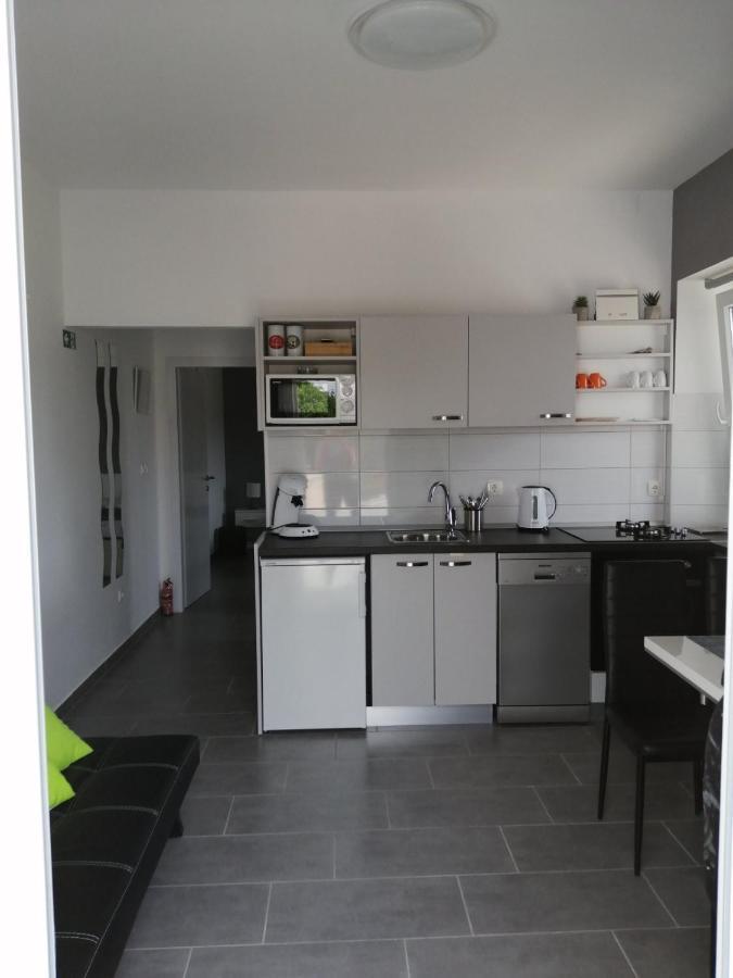 Apartment "Manna Zrnovo Bagian luar foto