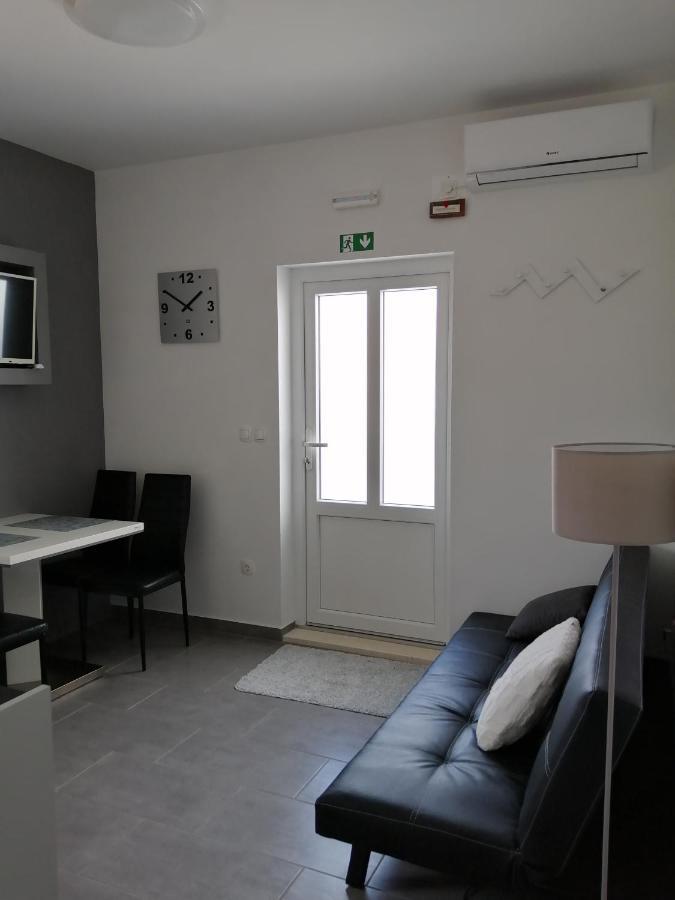 Apartment "Manna Zrnovo Bagian luar foto
