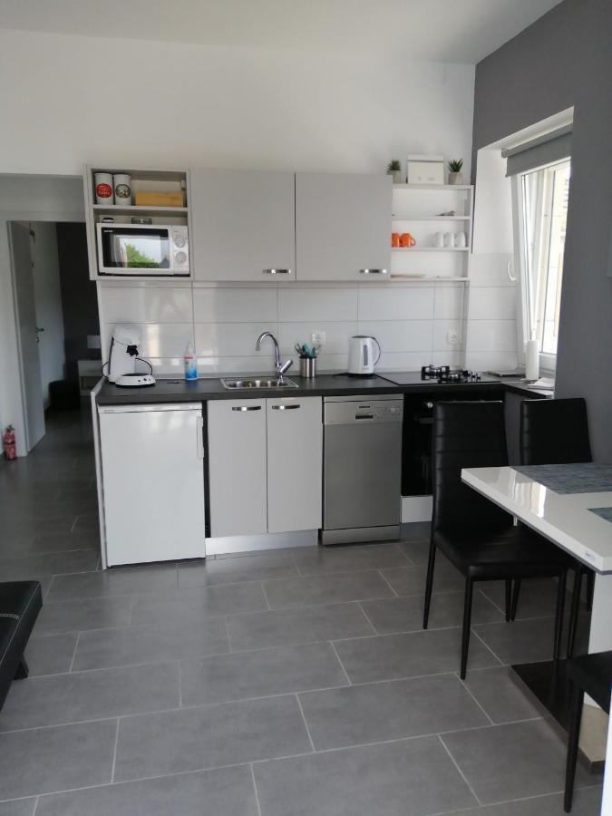 Apartment "Manna Zrnovo Bagian luar foto