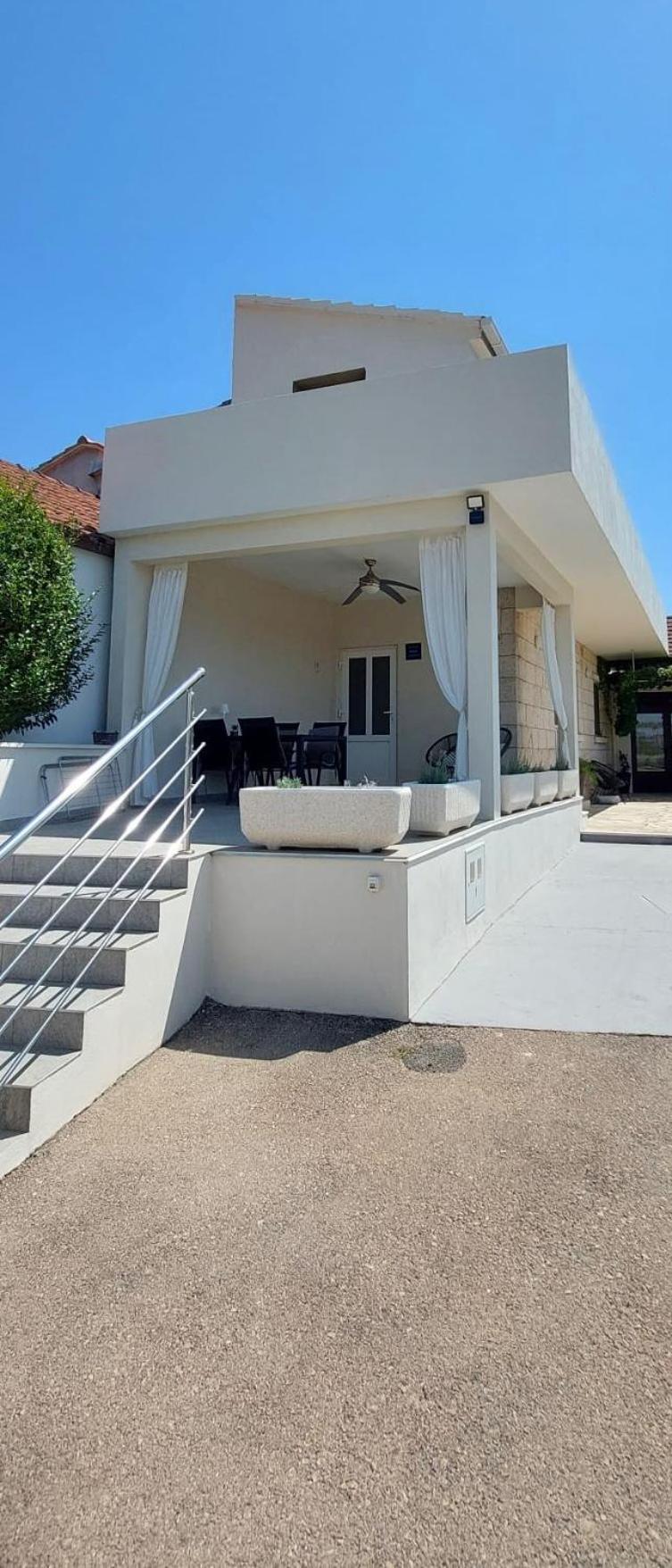 Apartment "Manna Zrnovo Bagian luar foto